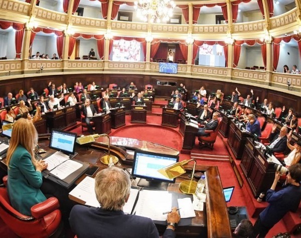 La Legislatura bonaerense aprobó el endeudamiento por USD 3.685 millones solicitado por Kicillof