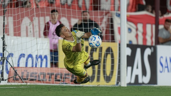 Por penales, Midland eliminó a Argentinos de la Copa Argentina